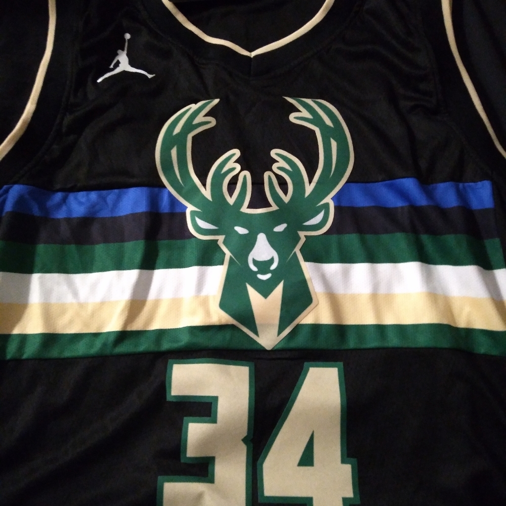 Milwaukee bucks Giannis Antetokounmpo jersey size XL